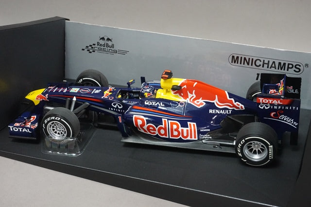 1:18 MINICHAMPS 110110301 Red Bull Racing Renault RB7 Japan GP 2011 S.Vettel #1