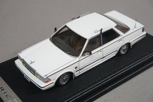 1:43 ignition model IG1304 NISSAN CEDRIC 4 door Hardtop Brougham VIP White