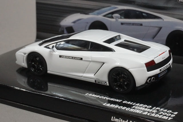 1:43 MINICHAMPS 436103801 Lamborghini Gallardo LP560-4 Summer 2009 Academy