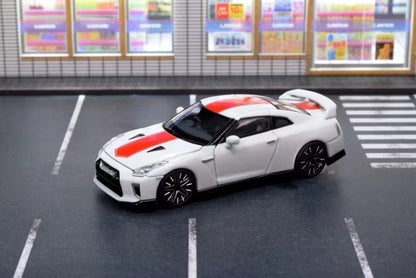 M63502 MOTORHELIX 1:64 Nissan GT-R R35 50th Anniversary Brilliant White Pearl