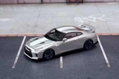 M63503 MOTORHELIX 1:64 Nissan GT-R R35 50th Anniversary Ultimate Metal Silver