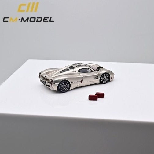 CM64-Utopia-01 CM-Model 1:64 Pagani Utopia Champagne Gold