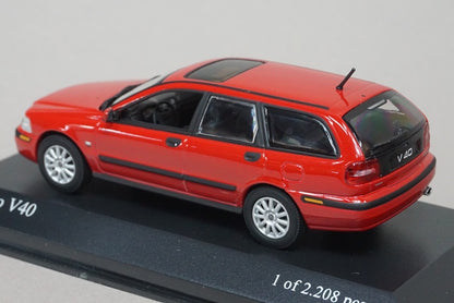 1:43 MINICHAMPS 430171110 VOLVO V40 2000 Red