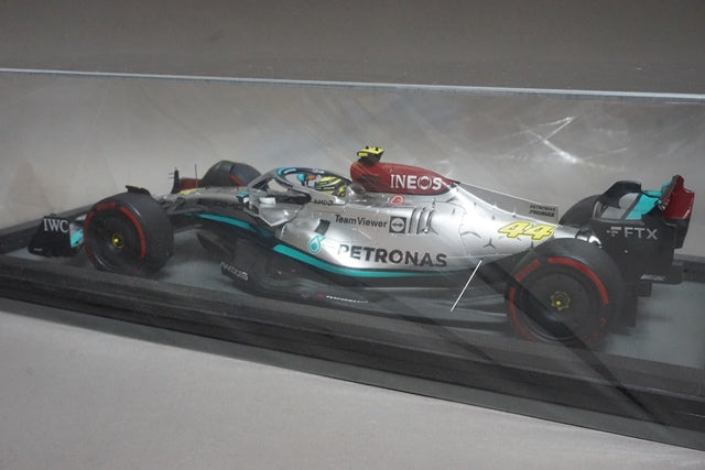 1:18 SPARK 18S745 Mercedes AMG Petronas F1 W13 E Performance Bahrain GP 2022 #44