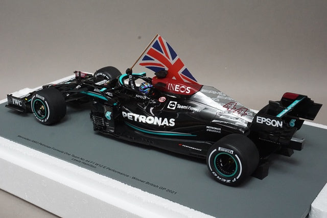 1:18 SPARK 18S599 Mercedes AMG F1 W12 E Performance British GP Winner 2021 #44