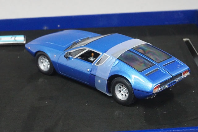 1:43 MINICHAMPS 436127122 De Tomaso Mangusta 1969 Blue Metallic