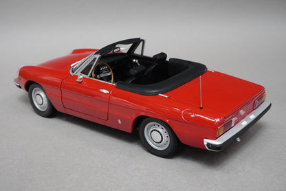 1:18 MINICHAMPS 180120930 Alfa Romeo 2000 Spider 1970 Red