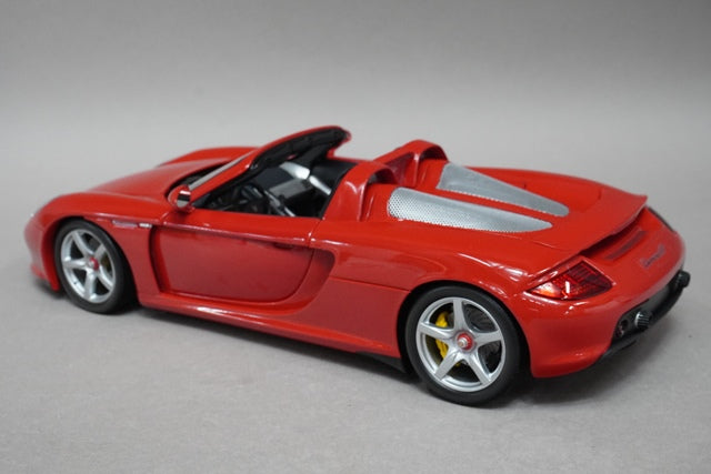 1:18 MINICHAMPS 100062630 Porsche Carrera GT 2004 Red