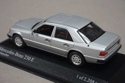 1:43 MINICHAMPS 400037000 Mercedes-Benz 230E 1990 silver