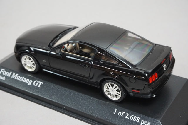 1:43 MINICHAMPS 400084121 Ford Mustang GT 2005 Black