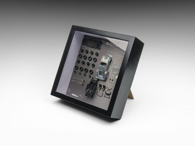 FY64046 Finclassically 1:64 Singer DLS Turbo Alloy Color Parts Display Frame