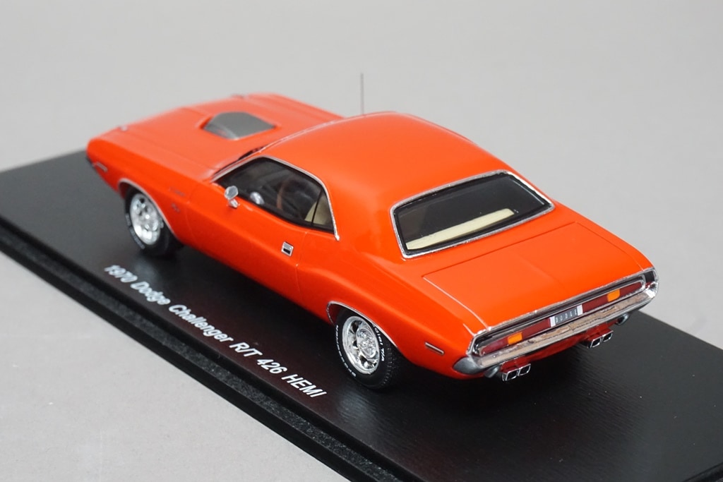 1:43 SPARK S3612 Dodge Challenger R/T 426 HEMI