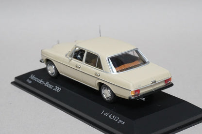 1:43 MINICHAMPS 400034000 Mercedes Benz 200 1968 Beige