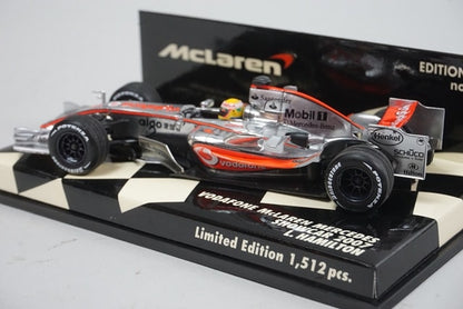 1:43 MINICHAMPS 530074372 Vodafone McLaren Mercedes Show Car 2007 #2 L. Hamilton