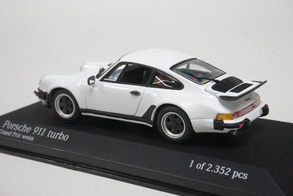 1:43 MINICHAMPS 430069002 Porsche 911 Turbo 1977 Grand Prix White model car