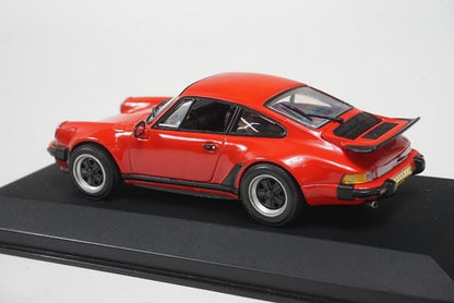 1:43 MINICHAMPS 430069000 Porsche 911 Turbo 1977 Red model car