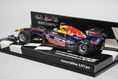 1:43 MINICHAMPS 410110101 Red Bull Racing Renault RB7 Malaysian GP #1 S.Vettel