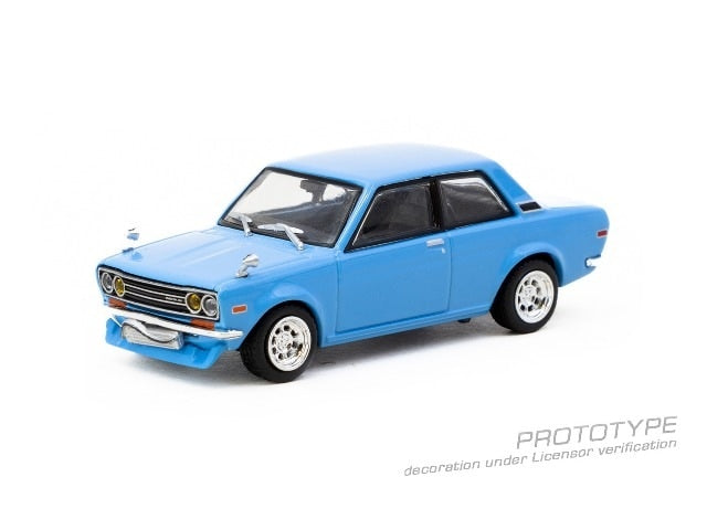 T64R-052-LB Tarmac Works 1:64 Nissan Datsun 510 Light Blue