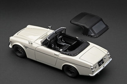 [ Pre-order ] IG2708 ignition model 1:18 Nissan DATSUN Fairlady 2000 (SP311) White With Engine