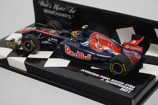 1:43 MINICHAMPS 410110019 Scuderia Toro Rosso STR6 2011 #19 J.Alguersuari