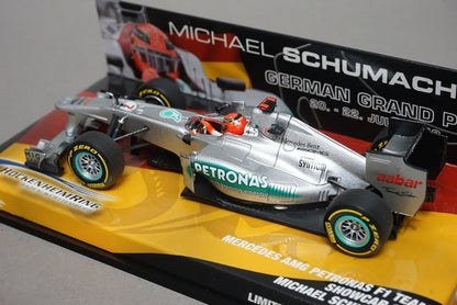 1:43 MINICHAMPS 413120177 Mercedes-AMG Petronas F1 Team Show Car 2012 #7 M. Schumacher model car