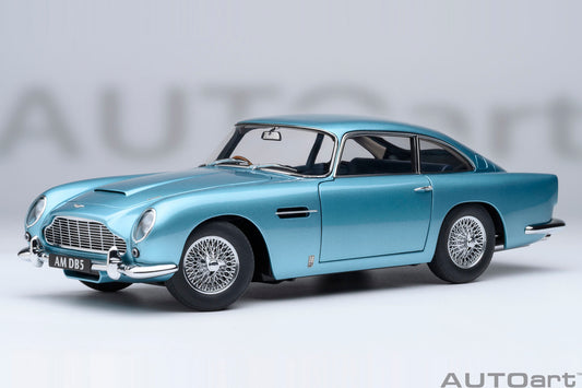 70288 AUTOart 1:18 ASTON MARTIN DB5 LIGHT BLUE PEARL