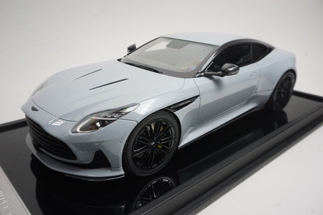 MH027NG MOTORHELIX 1:18 Aston Martin DB12 Coupe Nardo Gray