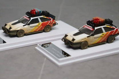 DCM 1:64 AE86 White Red Mud Splash Ver. model car