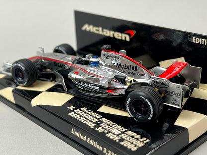 1:43 MINICHAMP 530064399 McLaren Mercedes MP4-21 Barcelona 30th NOV. 2006 #1 model car