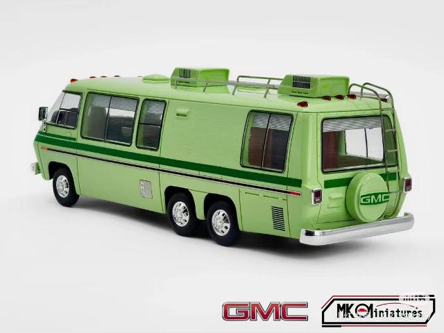 MK Miniatures 1:64 GMC Motorhome 1978 Green model car