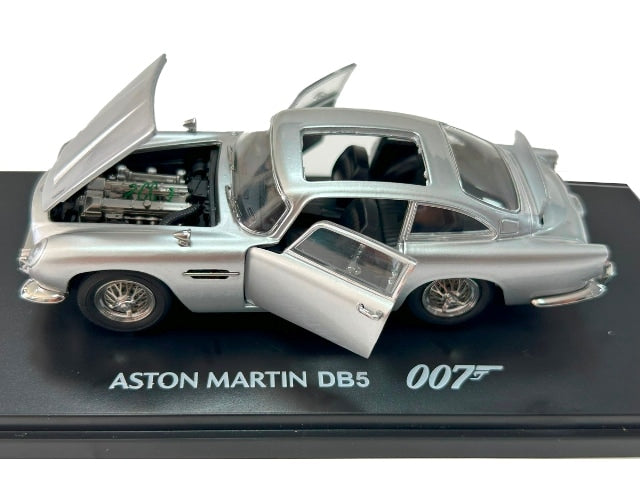 8250622 XiaoGuang MODEL 1:43 Aston Martin DB5 1965 Silver 007 version model car
