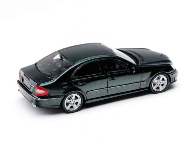 [ Pre-order ] KING MODEL 1:64 E63 AMG W211 British Green