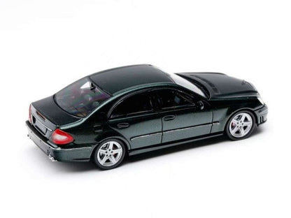 [ Pre-order ] KING MODEL 1:64 E63 AMG W211 British Green