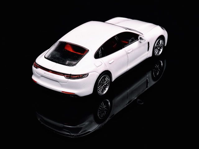 Furuya 1:64 Panamera 971 White Sedan