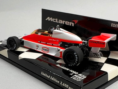 1:43 MINICHAMPS 530774301 McLaren Ford M26 1977 J. Hunt model car