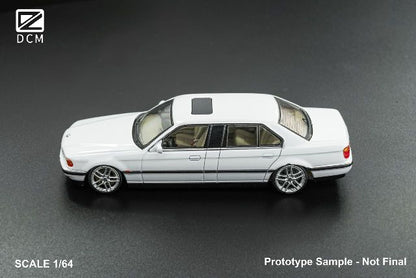 [ Pre-order ] DCM 1:64 BMW E38 L7 7 Series Lowdown White