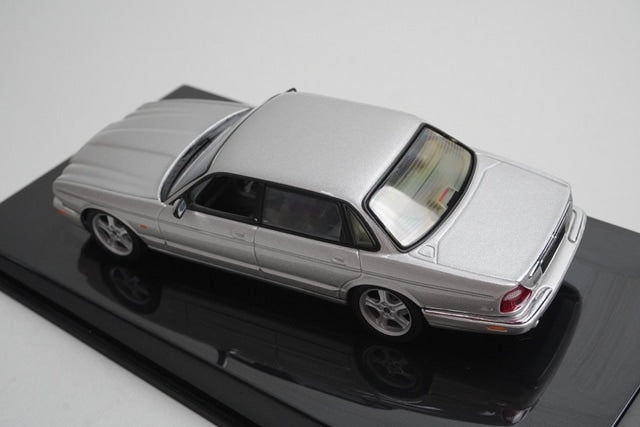 1:43 AUTOart 53603 Jaguar XJR Silver model car