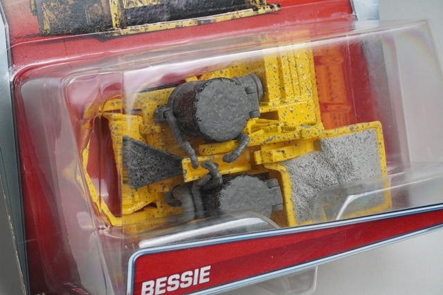 Mattel DKV52 Cars Bessie Blister Pack model car