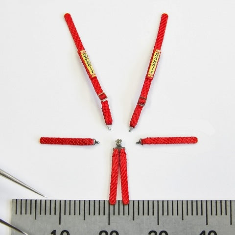 P1233 Model Factory Hiro 1:43 Seat belt set Red