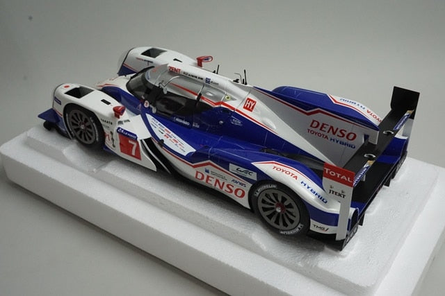 1:18 AUTOart 81415 Toyota TS040 Hybrid Le Mans 2014 #7 model car