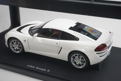 1:18 AUTOart 75368 Lotus Europa S White model car