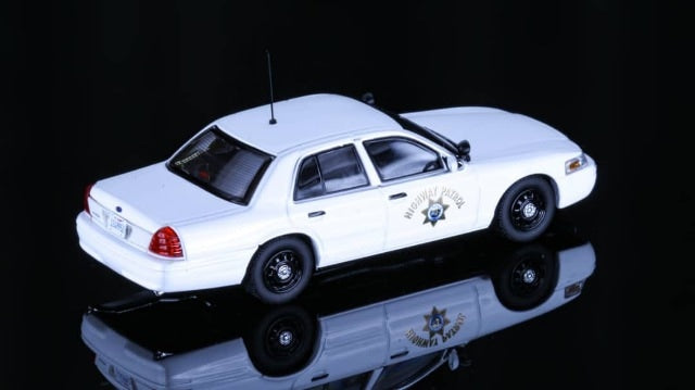 Rollin 1:64 Ford Crown Victoria CV Mk2 EN114 California White SMPV model car