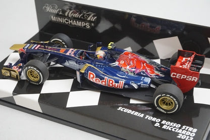 1:43 MINICHAMPS 410130019 Scuderia Toro Rosso STR8 2013 #19 model car