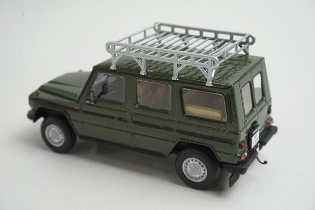 1:43 MINICHAMPS 400038001 Mercedes-Benz 230GE 1980 Green Metallic model car