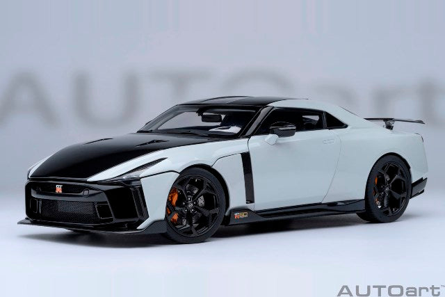 77511 AUTOart 1:18 Nissan GT-R50 by ITALDESIGN Metallic White Black model car