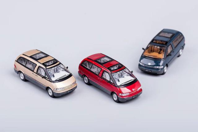 KS-016-108 GCD Gaincorp Products 1:64 Toyota PREVIA Estima Red LHD model car