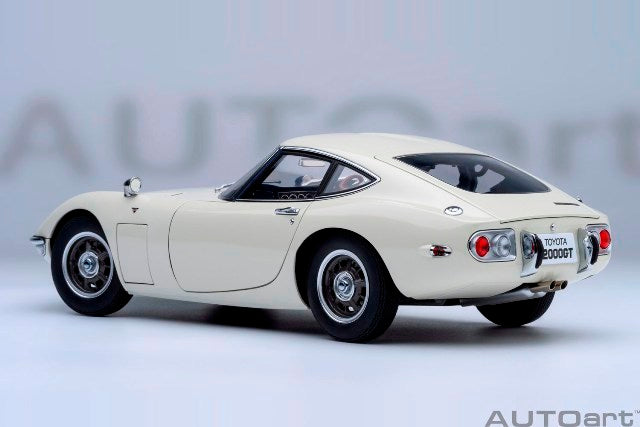 79546 AUTOart 1:18 Toyota 2000GT 1967 White model car