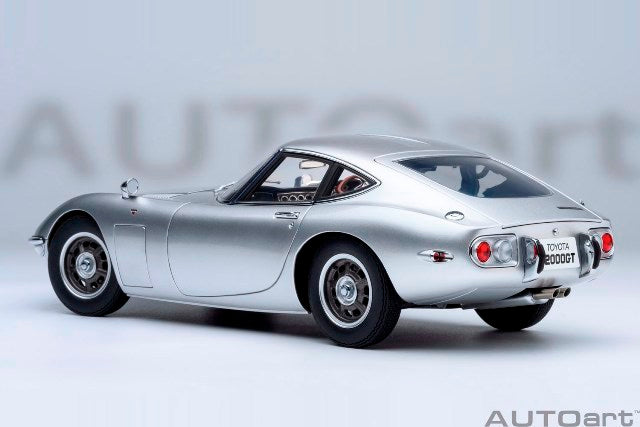79548 AUTOart 1:18 Toyota 2000GT 1967 Silver model car