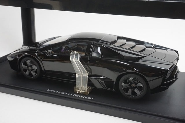 1:18 AUTOart 74592 Lamborghini Reventon Black