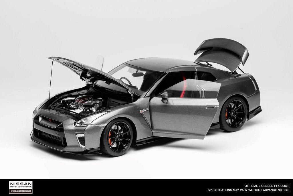 M83507 MOTORHELIX 1:18 Nissan GT-R (R35) Track Edition Engineered By NISMO 2020 Dark Metal Grey
